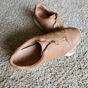 Vionic shoes